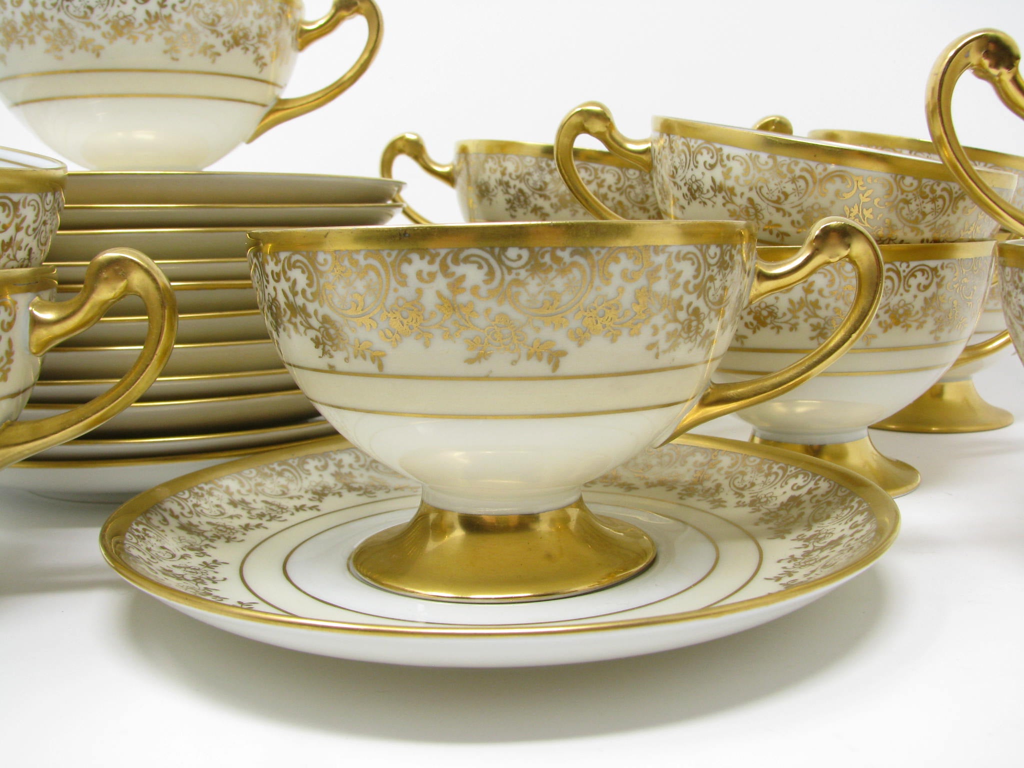 Vintage Germany Hutschenreuther Gold Platinum shops Banded Cups/Saucers and Plates