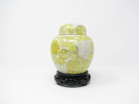 edgebrookhouse - 1960s Kutani Japan Porcelain Lidded Ginger Jar with Yellow Gold Chrysanthamum / Floral Design