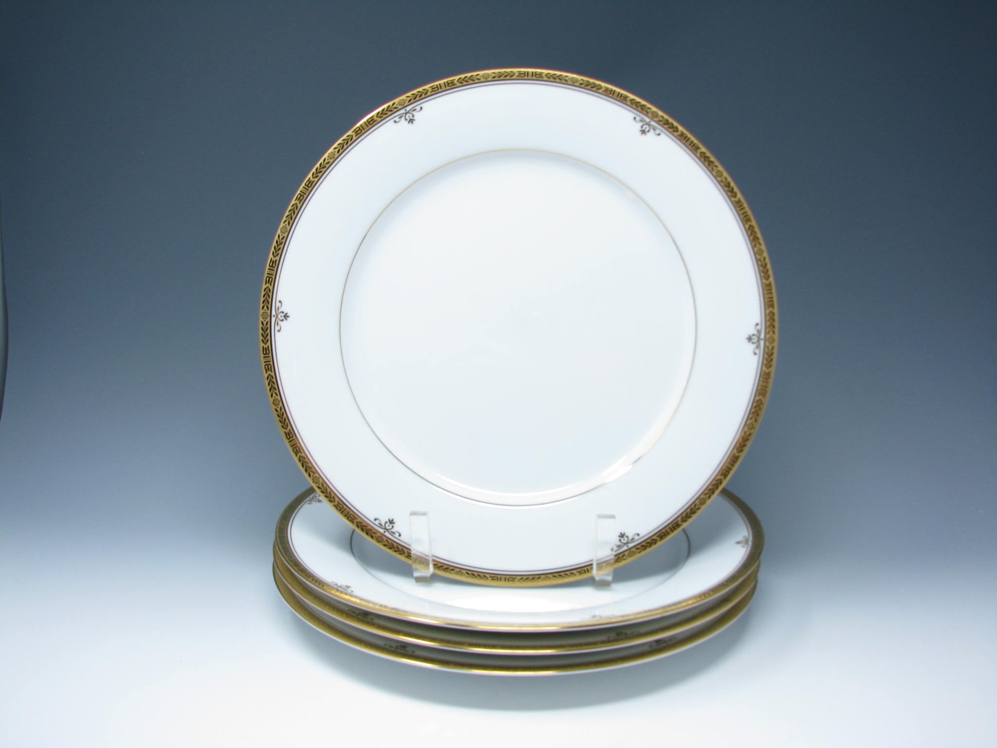 24 fashion piece noritake Gold Trim Argyle China #5311