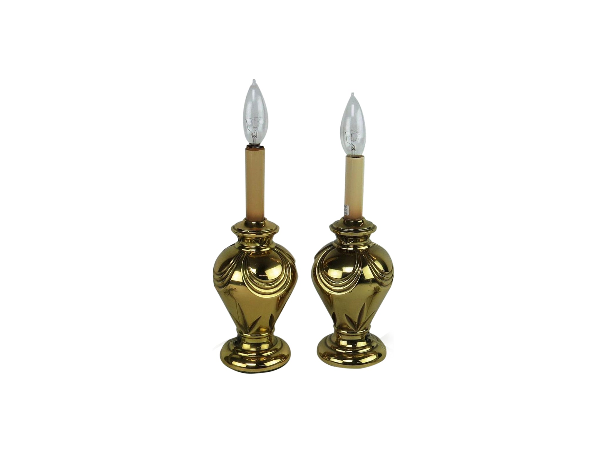 https://www.edgebrookhouse.com/cdn/shop/products/vintage-stiffel-solid-brass-mini-candlestick-bedside-lamps-model-8409-a-pair-0293copy_1024x1024@2x.jpg?v=1597336958